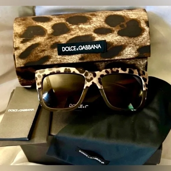 ?✓PRICE FIRM✓ AUTHENTIC Dolce & Gabbana Animal Print  display picture 2